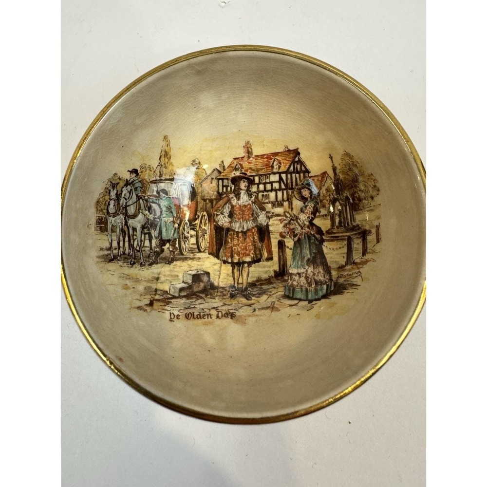 Lancaster & Sandland Sandland Ware Ye Olden Days Round Trinket Bowl, England